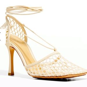 Bottega Veneta
Mesh Stretch Sandals off white size 8 worn